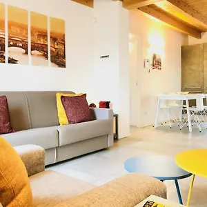 Stepandgo Navigli إيطاليا