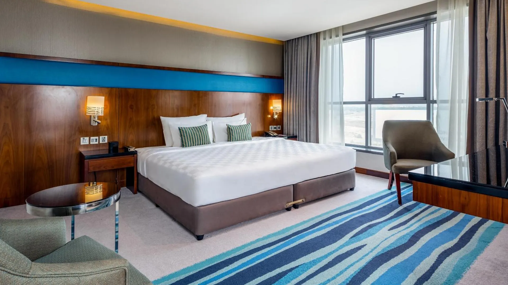 Flora Al Barsha Hotel At The Mall Dubai 4*,