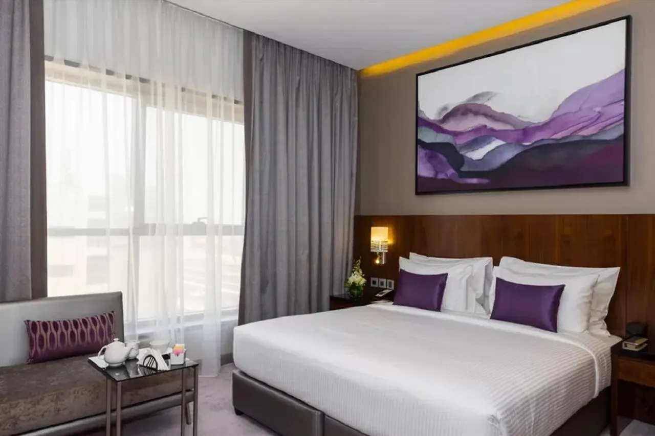 Flora Al Barsha Hotel At The Mall Dubai 4*,